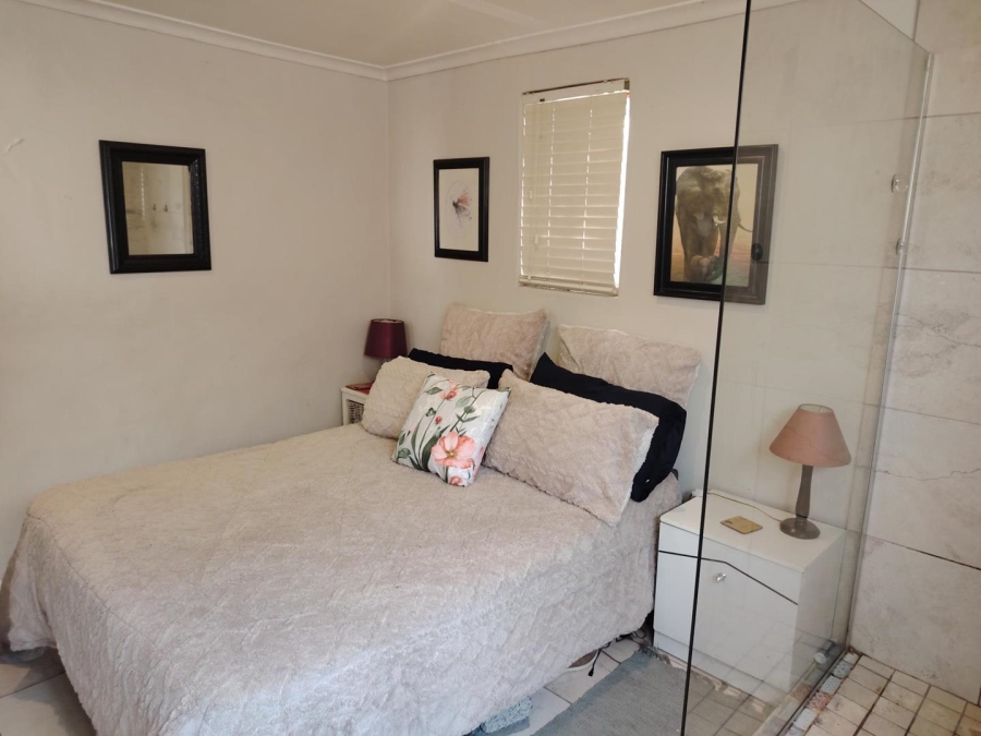 To Let 1 Bedroom Property for Rent in Oakdale Western Cape